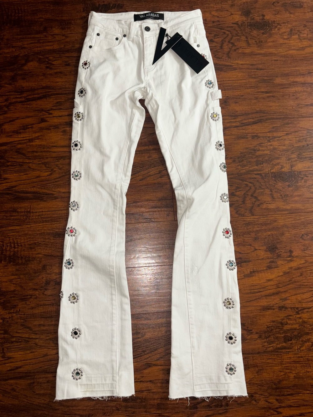 Valabasas NWT Zenith Flared White Jeans Stud Embellished Floral Rhinestone Denim